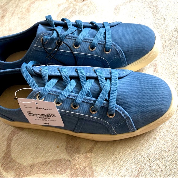 St. John's Bay Shoes - St Johns Bay  blue canvas sneakers size 9 with memory foam